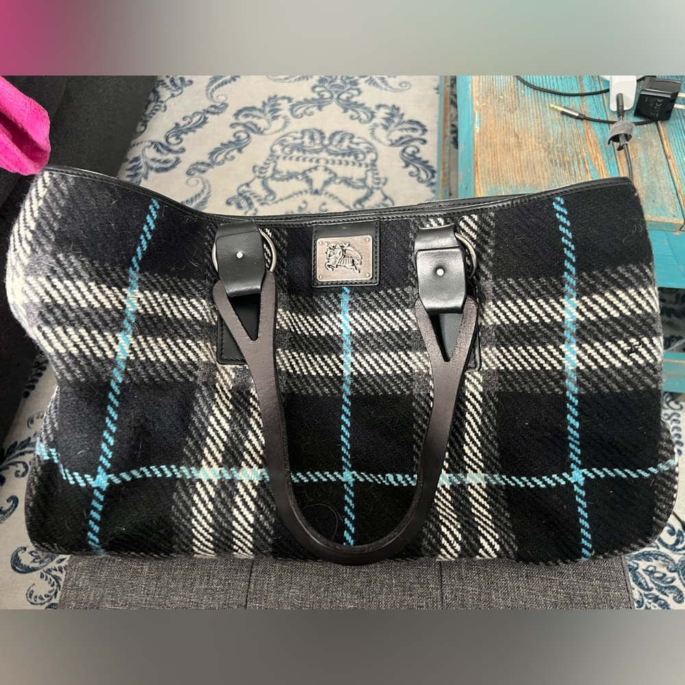 Burberry tote - Picture 9 of 15